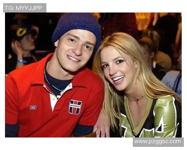 布兰妮与足球明星的浪漫恋情揭秘背后的甜蜜与挑战